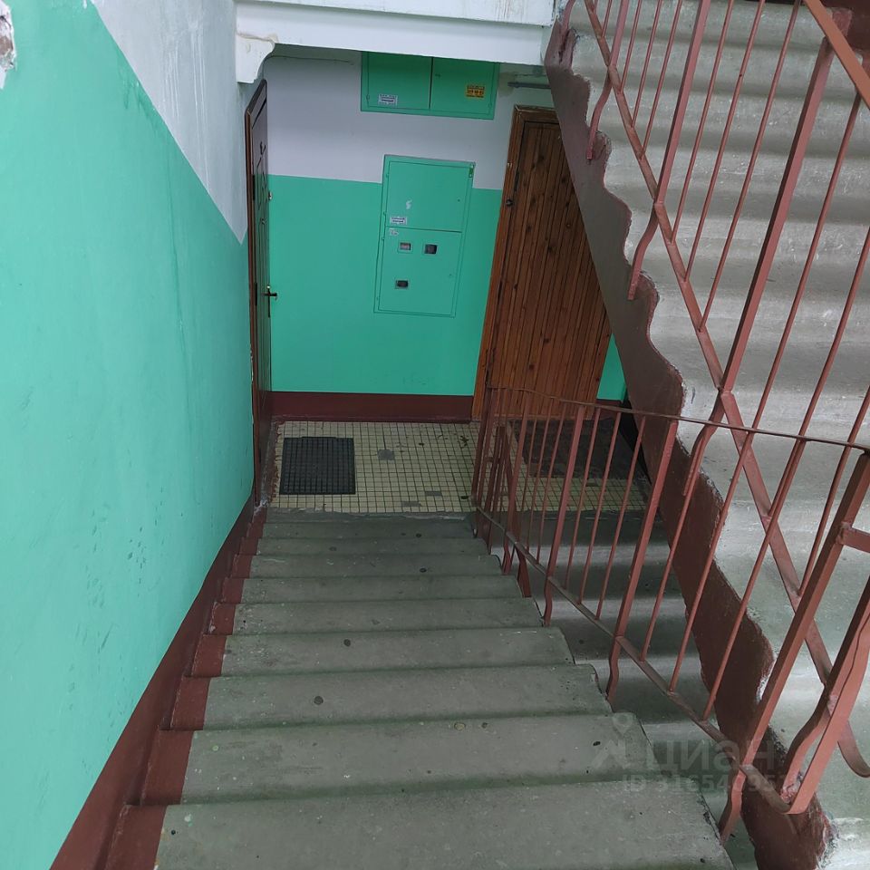 Продажа 1-комн квартиры на вторичном рынке Ломоносов, улица Федюнинского, 3к3