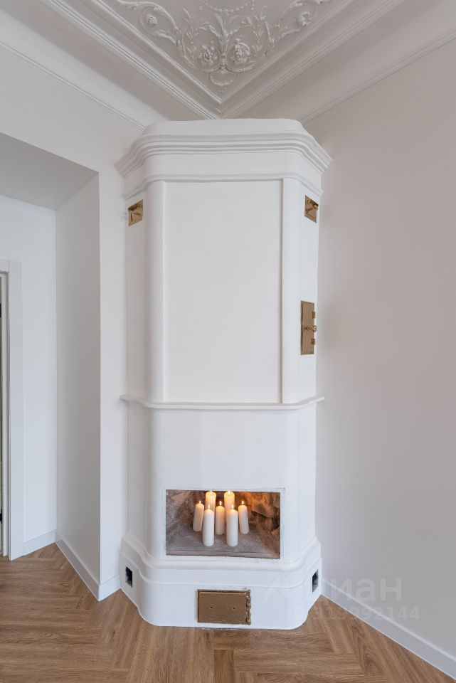 Продажа 2-комн квартиры на вторичном рынке 15-я Васильевского острова линия, 70