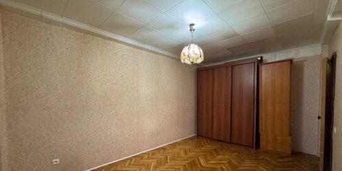 2-комн квартира Большевиков пр-кт,  д. 71,  к. 2