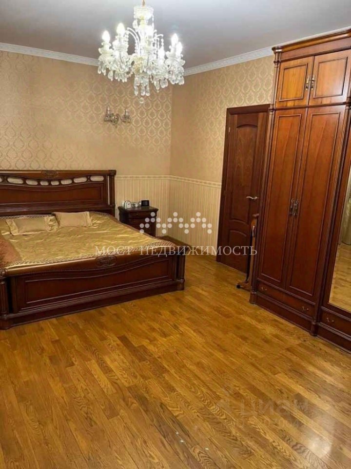 Продажа 4-комн квартиры на вторичном рынке Химки, улица Бабакина, 9