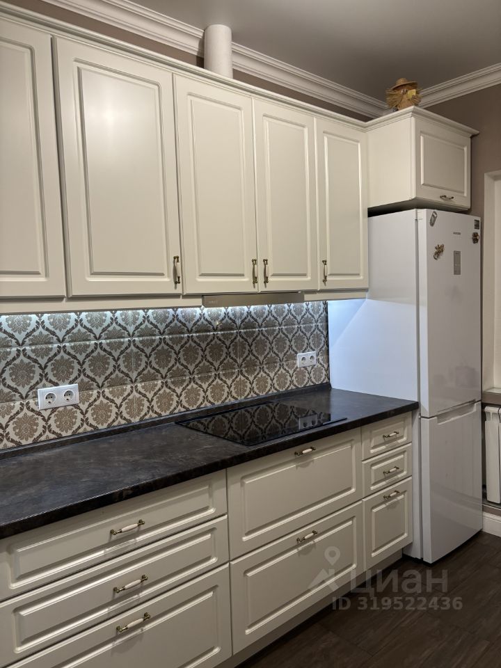 Продажа 2-комн квартиры на вторичном рынке Сходня мкр, улица Мичурина, 17