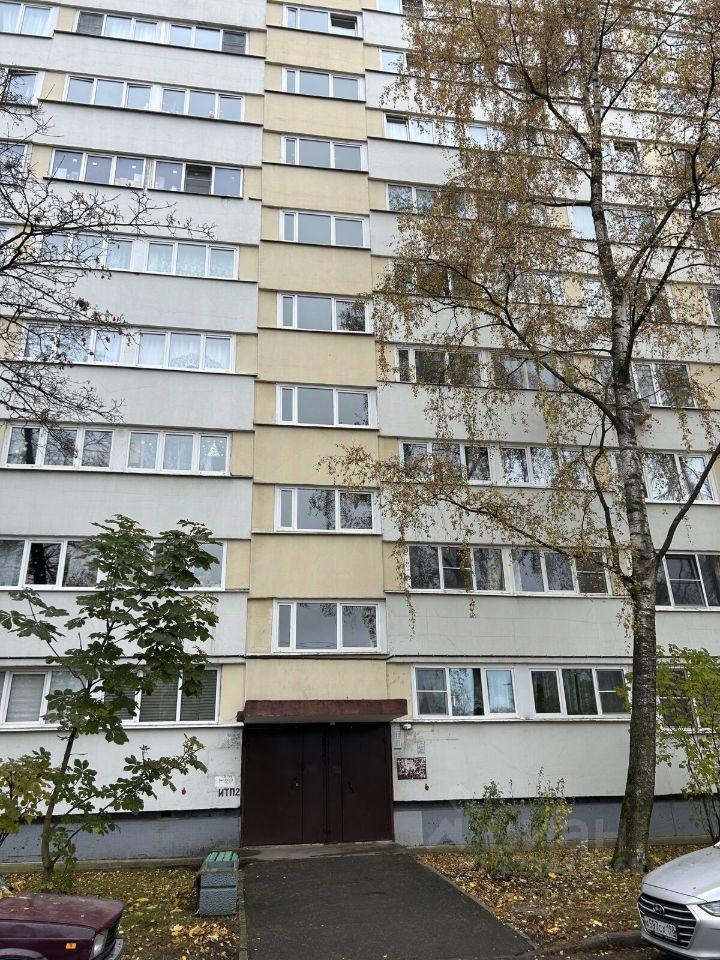 Продажа 3-комн квартиры на вторичном рынке проспект Народного ополчения, 221