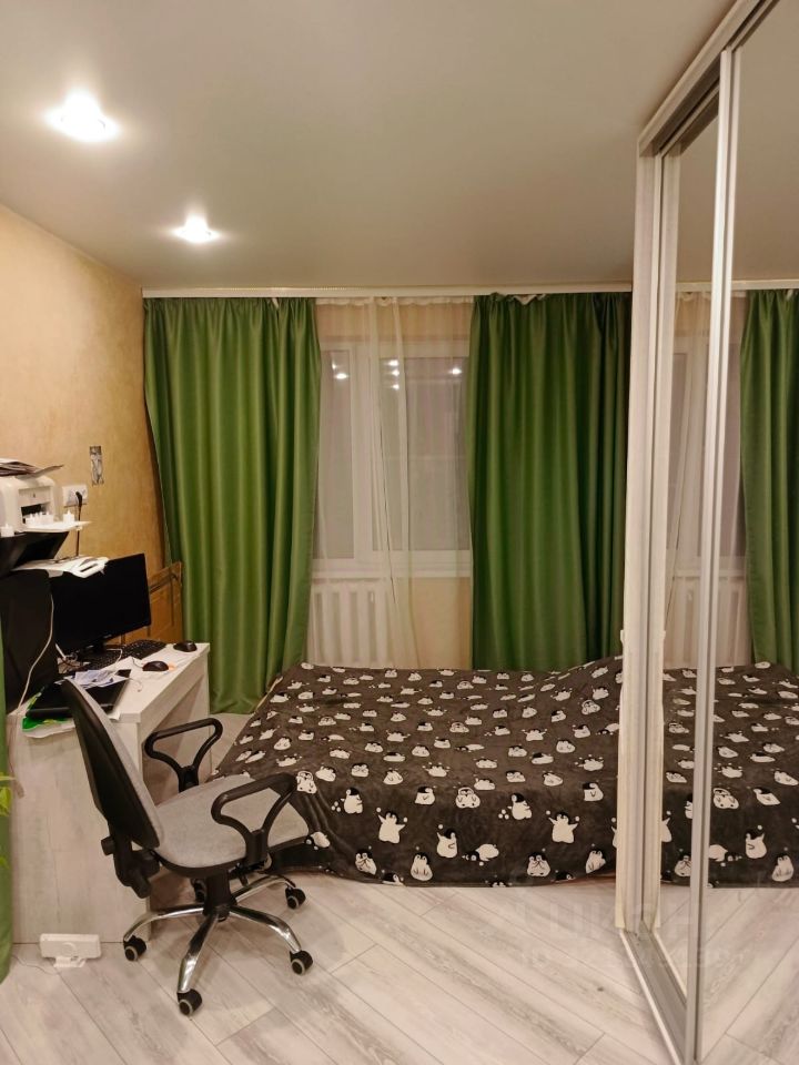 Продажа 3-комн квартиры на вторичном рынке Коммунар г., улица Школьная, 24