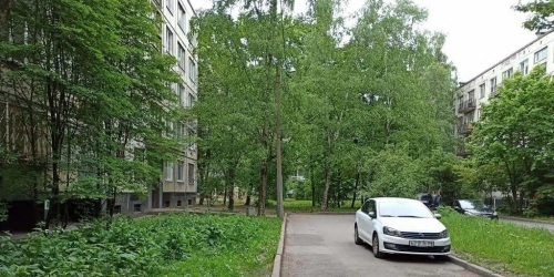 2-комн квартира Белы Куна ул. ,  д. 19,  к. 2