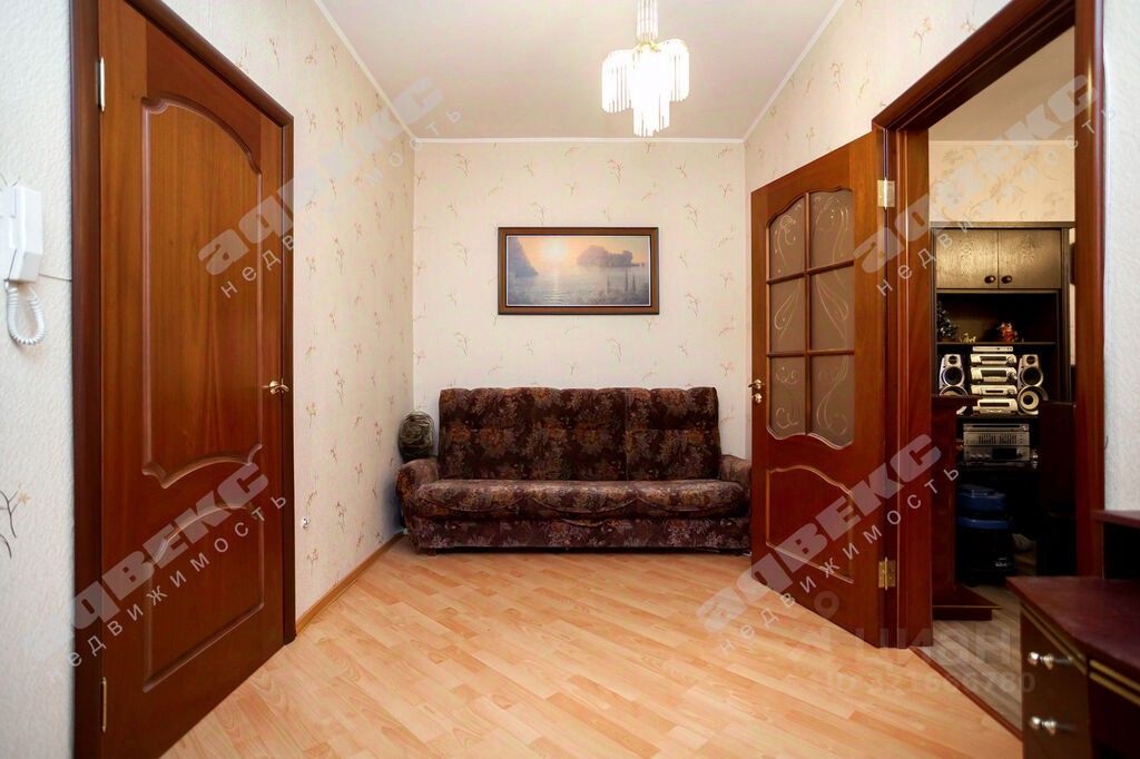 Продажа 2-комн квартиры на вторичном рынке улица Коммуны, 50