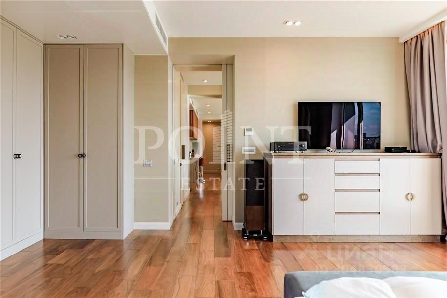 Продажа 2-комн квартиры на вторичном рынке улица Спиридоновка, 12