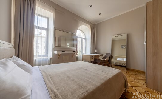 Продажа 4-комн квартиры на вторичном рынке набережная Мартынова,  д. 16