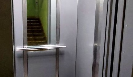 2-комн квартира улица Летчика Бабушкина, 18