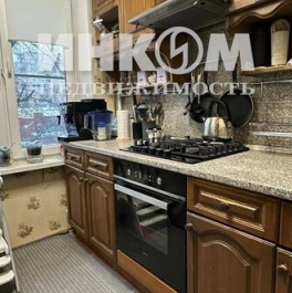 Продажа 2-комн квартиры на вторичном рынке ул Трехгорный Вал,  д. 18