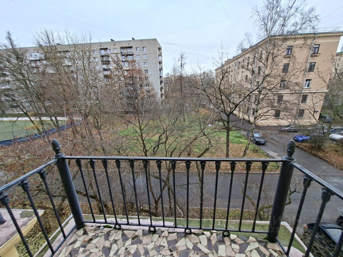 Продажа 2-комн квартиры на вторичном рынке улица Карташихина, 22