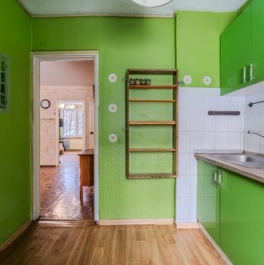 Продажа 4-комн квартиры на вторичном рынке Трамвайный пр-кт,  д. 19 к2