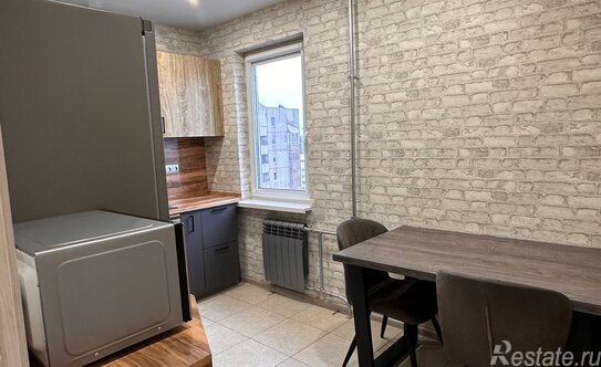 Продажа 1-комн квартиры на вторичном рынке площадь Льва Мациевича,  д. 2