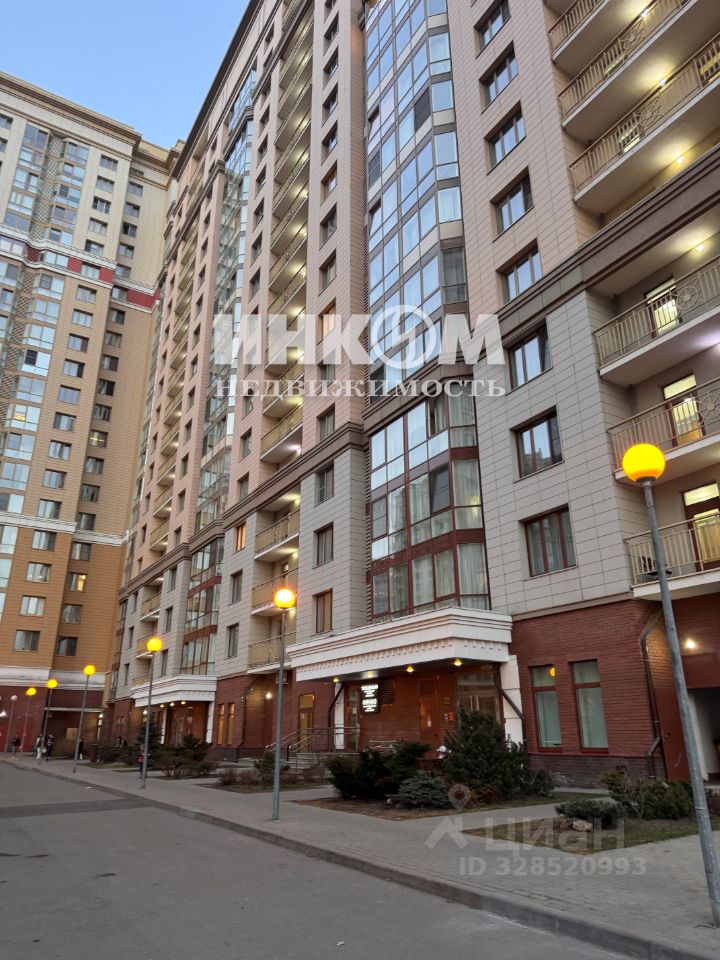 Продажа 4-комн квартиры на вторичном рынке Мосфильмовская улица, 88к4