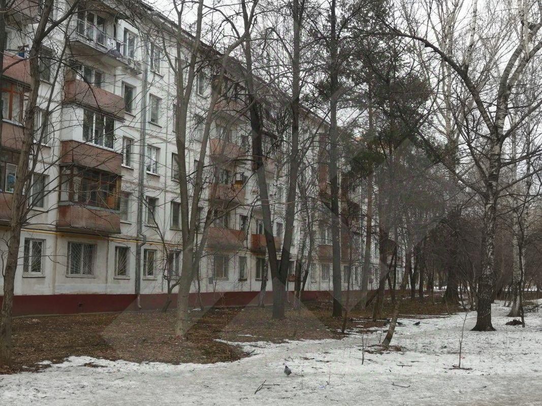 Продажа 1-комн квартиры на вторичном рынке Путевой проезд, 40К2