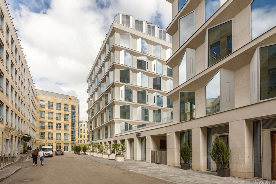 Продажа 3-комн квартиры в новостройке Садовническая улица,  д. 82