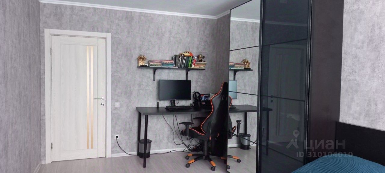 Продажа 3-комн квартиры на вторичном рынке Рощино пгт, улица Советская, 27