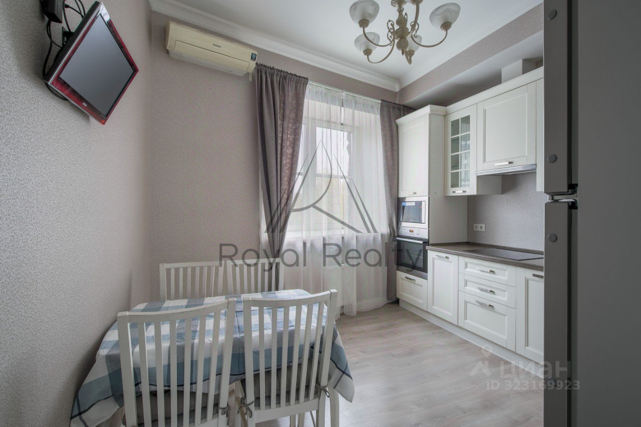 Аренда 2-комн квартиры на вторичном рынке Киевская улица, 3