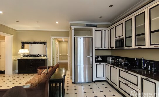 Продажа 3-комн квартиры на вторичном рынке Викторенко ул