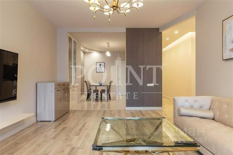 Продажа 3-комн квартиры на вторичном рынке Нежинская улица, 1к2