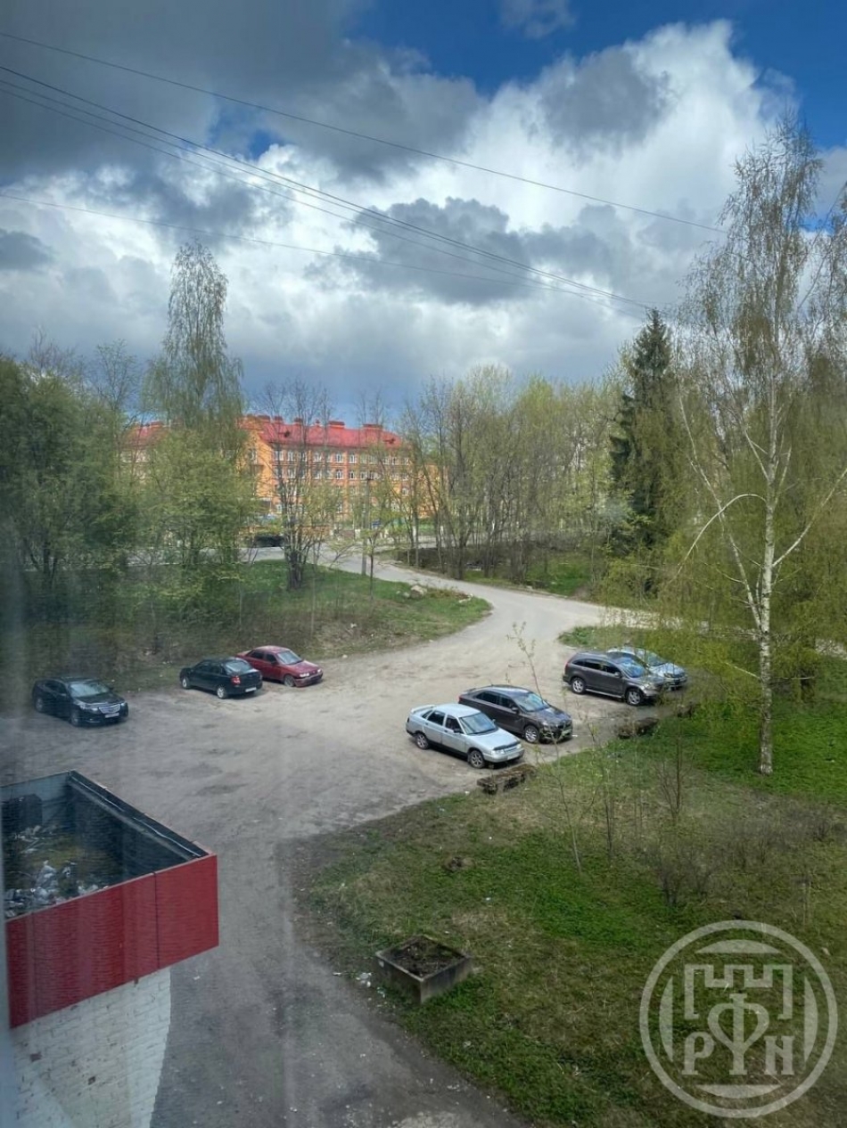 Продажа 2-комн квартиры на вторичном рынке Луга г., Кирова просп.,  д. 18,  к. б