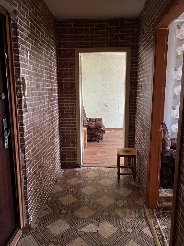 Продажа 2-комн квартиры на вторичном рынке Сясьстрой, улица Космонавтов, 5