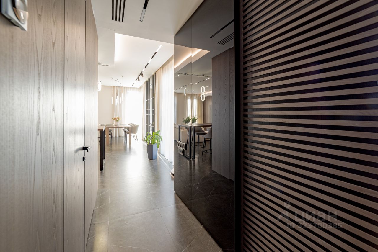 Продажа 4-комн квартиры на вторичном рынке Нежинская улица, 3А