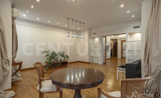 Продажа 5-комн квартиры на вторичном рынке Бармалеева улица,  д. 2