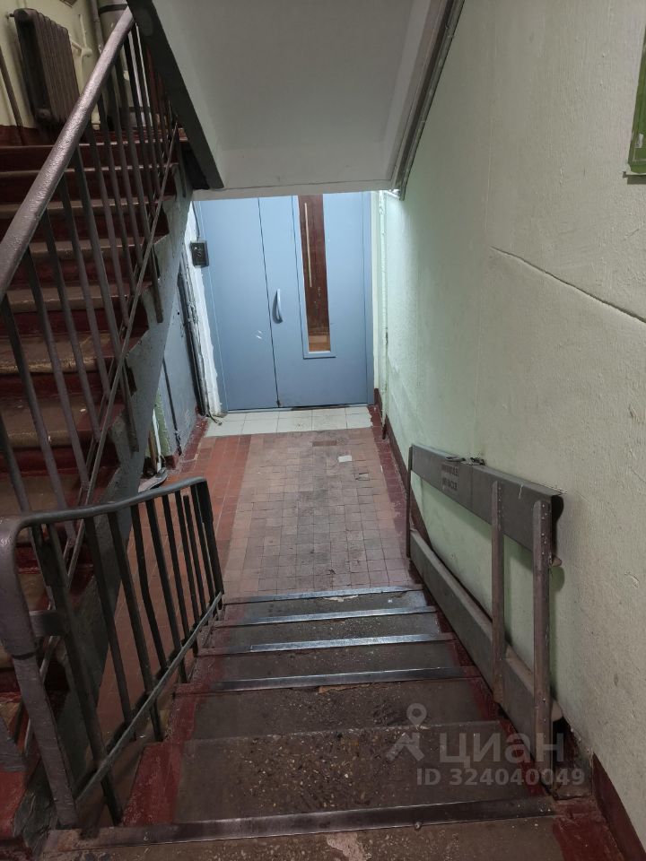 Продажа 2-комн квартиры на вторичном рынке улица Берзарина, 11