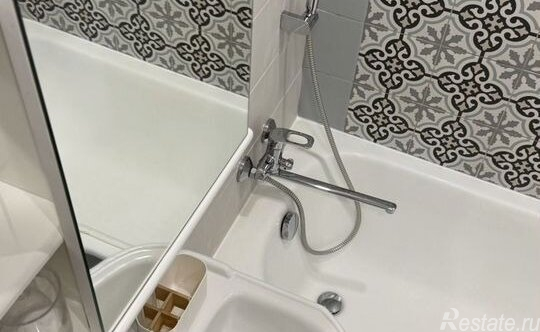 Аренда 2-комн квартиры на вторичном рынке Изумрудная улица,  д. 14