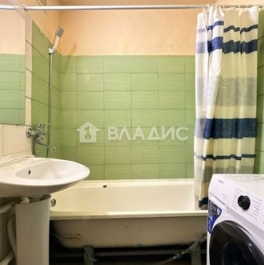 Продажа 3-комн квартиры на вторичном рынке улица Грина,  д. 15