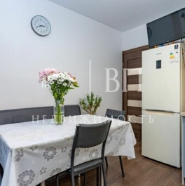 Продажа 2-комн квартиры на вторичном рынке Парголово п,  д. 14 к1