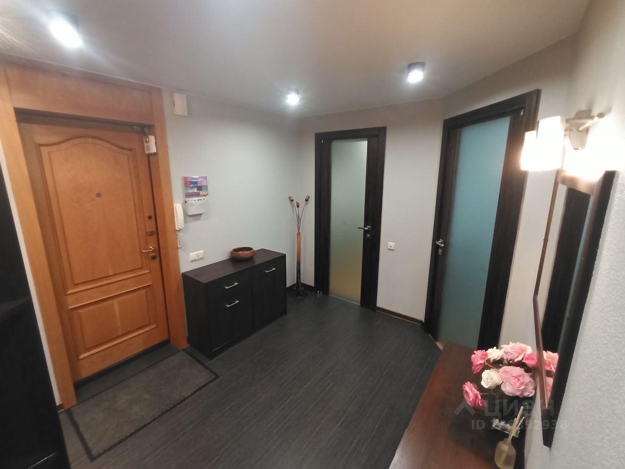 Аренда 3-комн квартиры на вторичном рынке Волочаевская улица, 8