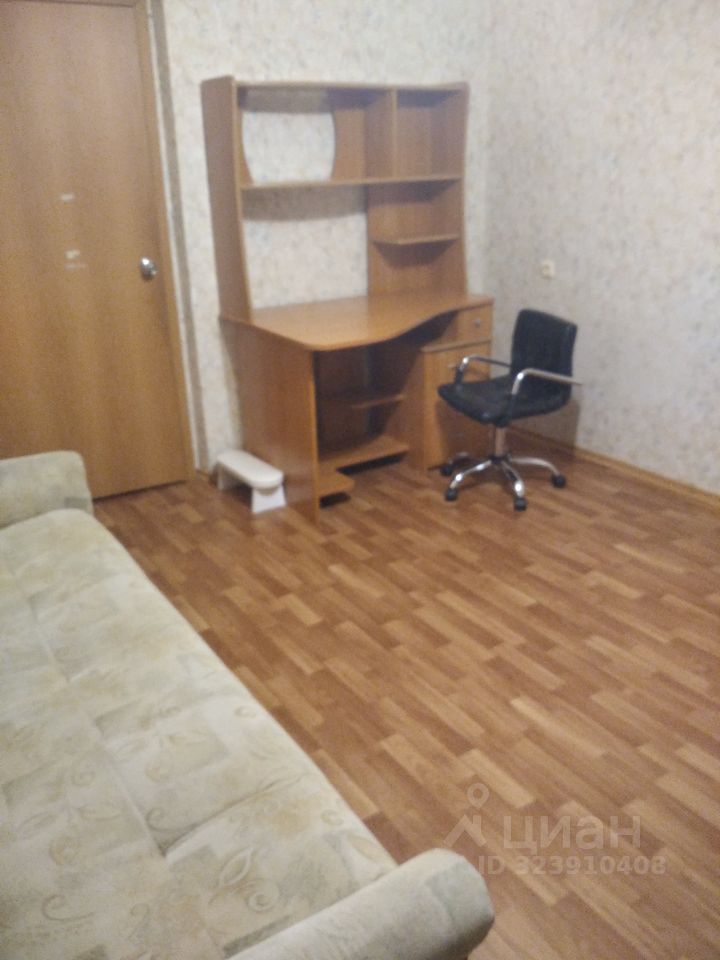 Продажа 3-комн квартиры на вторичном рынке Красное Село, улица Освобождения, 25к1