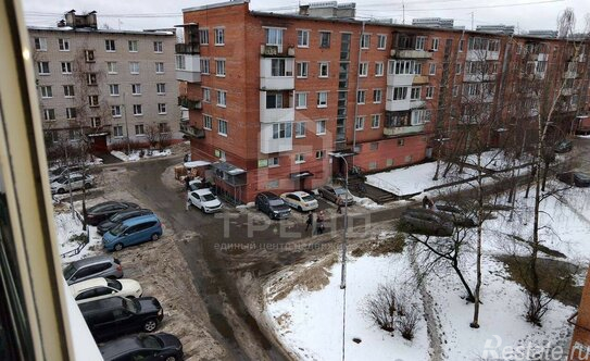 Продажа 4-комн квартиры на вторичном рынке улица Победы,  д. 19