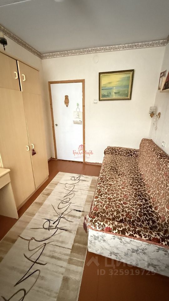 Продажа 3-комн квартиры на вторичном рынке пос. Реммаш, улица Школьная,  д. 16