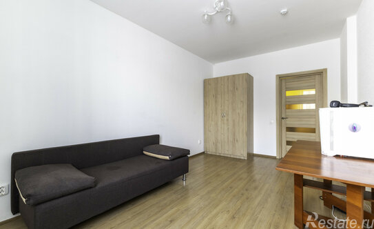 Продажа 2-комн квартиры на вторичном рынке Космонавтов пр-кт,  д. 106