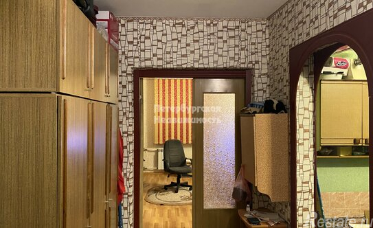 Продажа 2-комн квартиры на вторичном рынке Карпатская М. ул,  д. 21