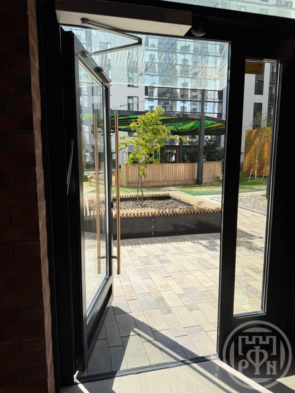 Продажа 3-комн квартиры на вторичном рынке Манчестерская ул. ,  д. 5,  к. 1