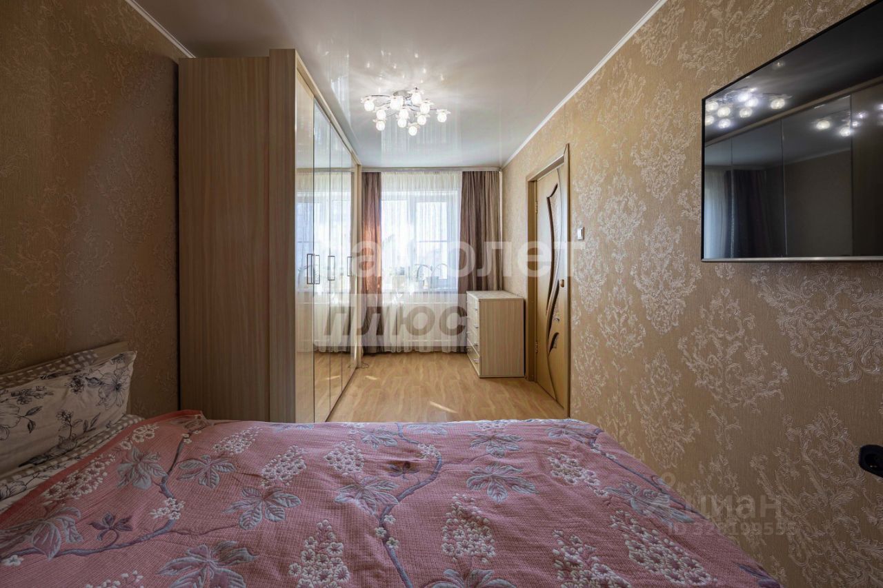 Продажа 2-комн квартиры на вторичном рынке Климовск мкр, улица Школьная,  д. 43А