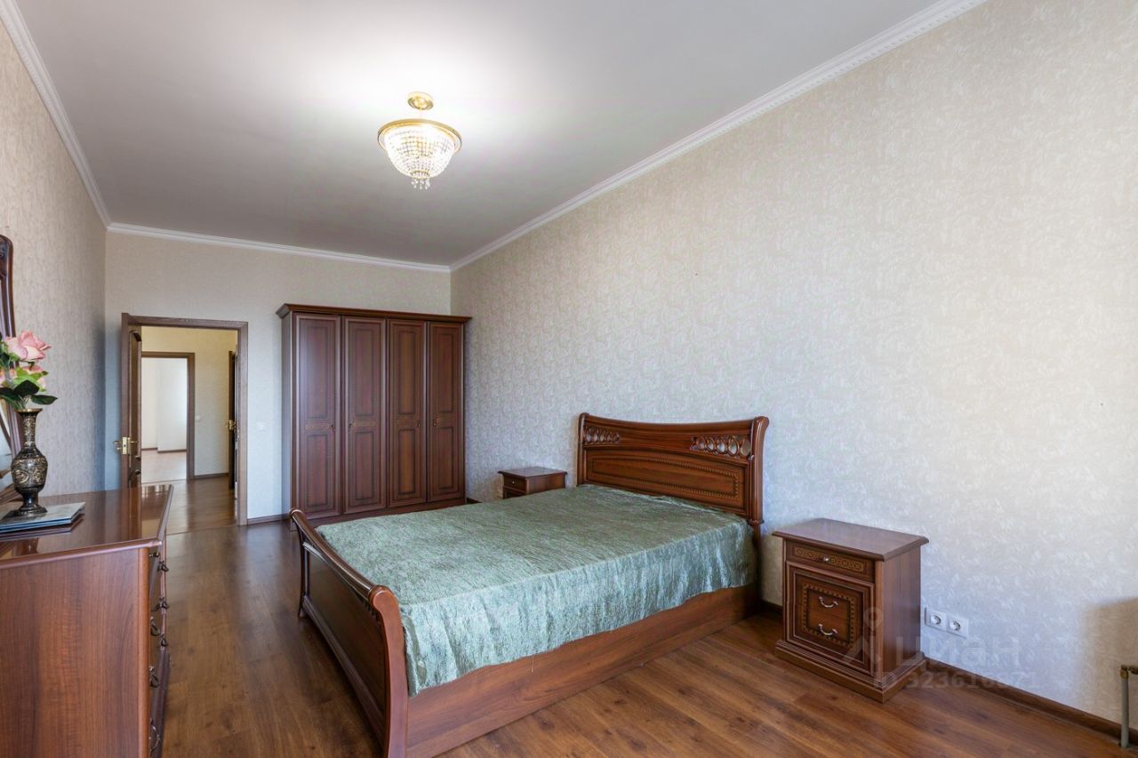 Продажа 3-комн квартиры на вторичном рынке Верхняя Красносельская улица, 19с2