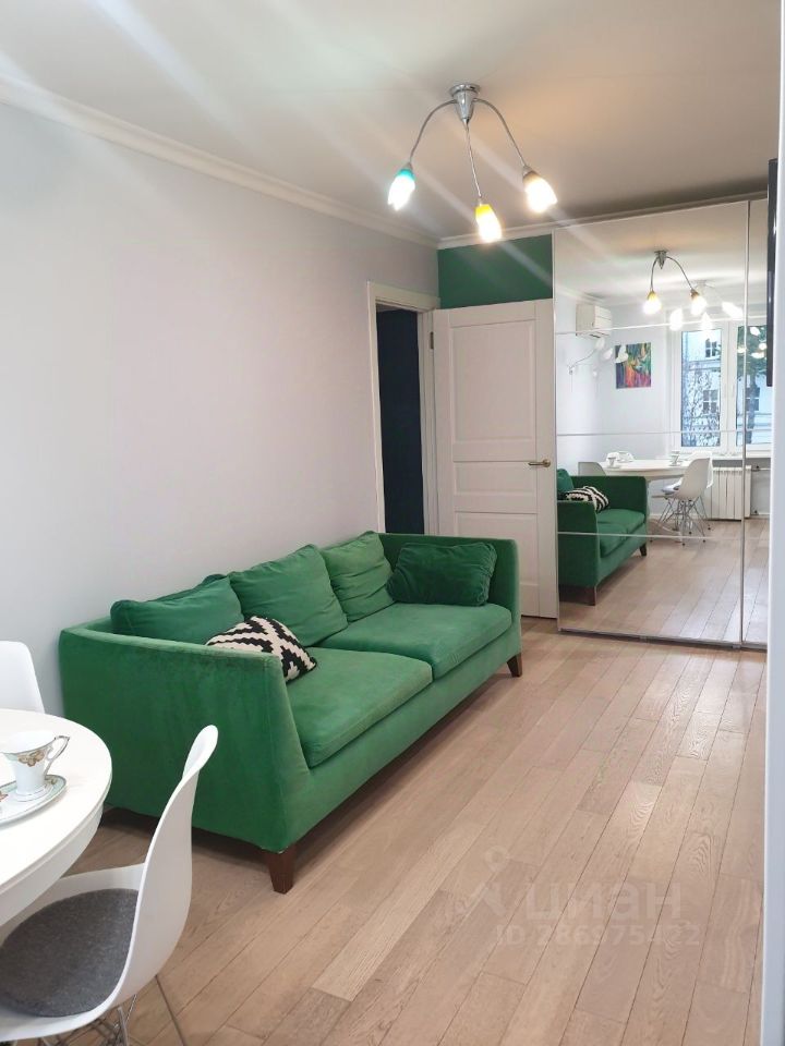 Аренда 3-комн квартиры на вторичном рынке Комсомольский проспект, 19