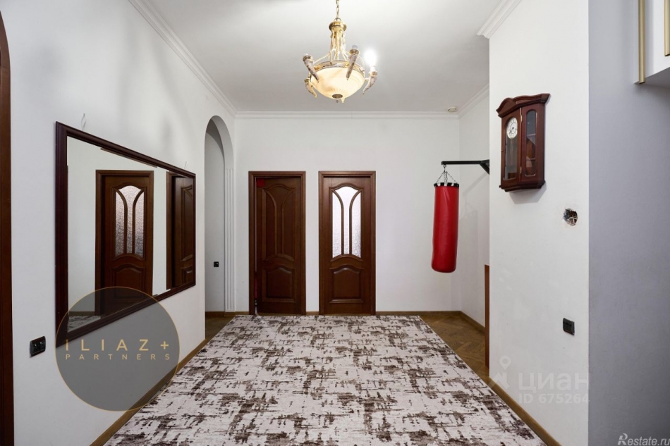 Продажа 3-комн квартиры на вторичном рынке площадь Борьбы,  д. 15