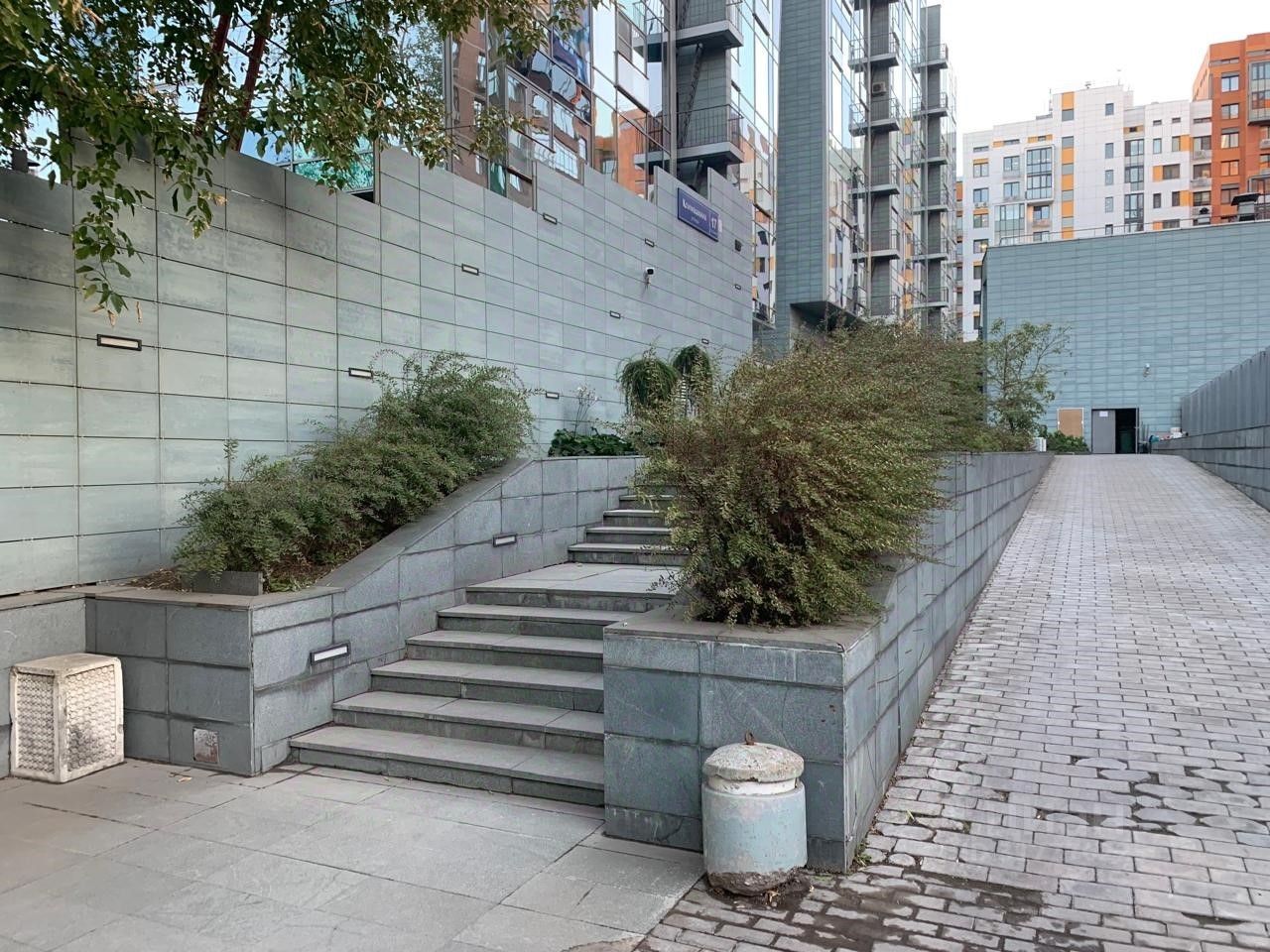 Продажа 5-комн квартиры на вторичном рынке улица Климашкина, 17С2