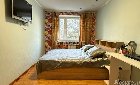 Продажа 2-комн квартиры на вторичном рынке Офицерская улица,  д. 18