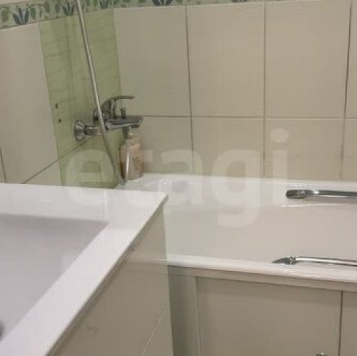 2-комн квартира улица Вавиловых,  д. 7 к4