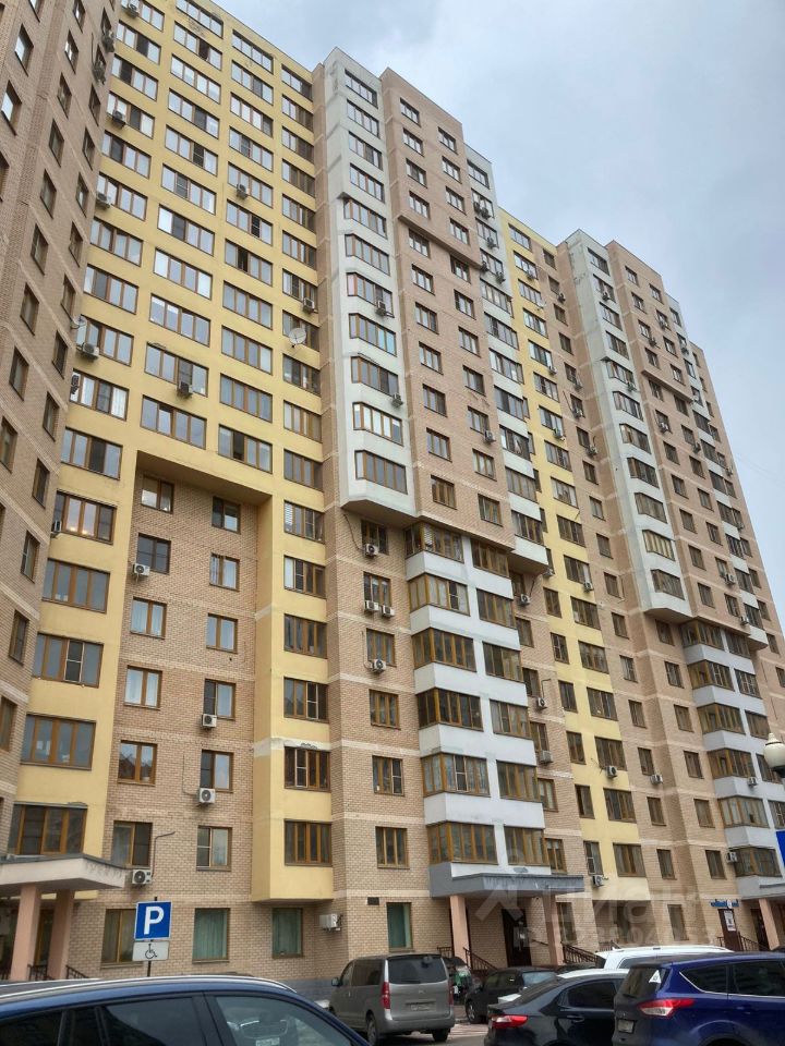 Аренда 2-комн квартиры на вторичном рынке Реутов, улица Октября, 18