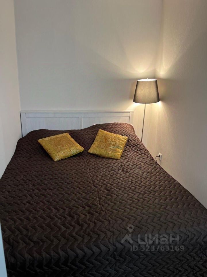 Продажа 1-комн квартиры на вторичном рынке Нежинская улица, 13