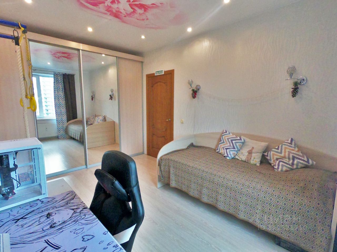 Продажа 3-комн квартиры на вторичном рынке Южный мкр, улица Знаменская, 1/8