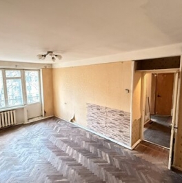 Продажа 2-комн квартиры на вторичном рынке Витебский пр-кт,  д. 33,  к. 4
