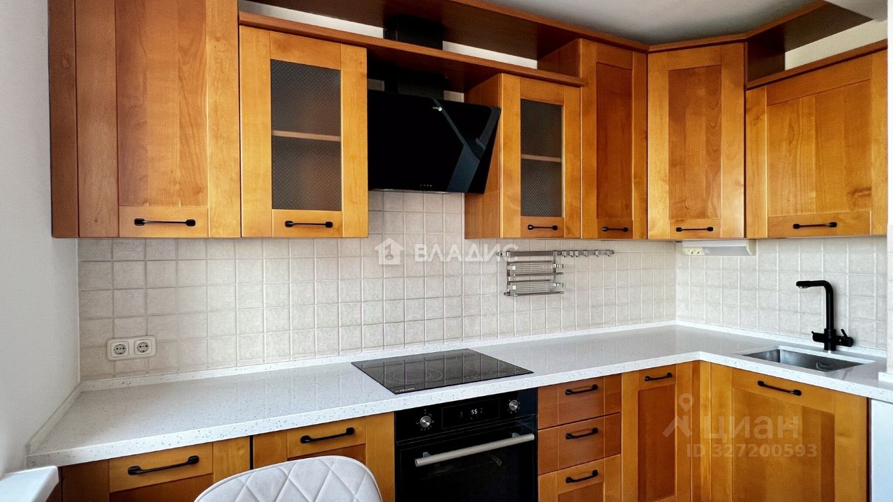 Продажа 3-комн квартиры на вторичном рынке улица Островитянова, 11